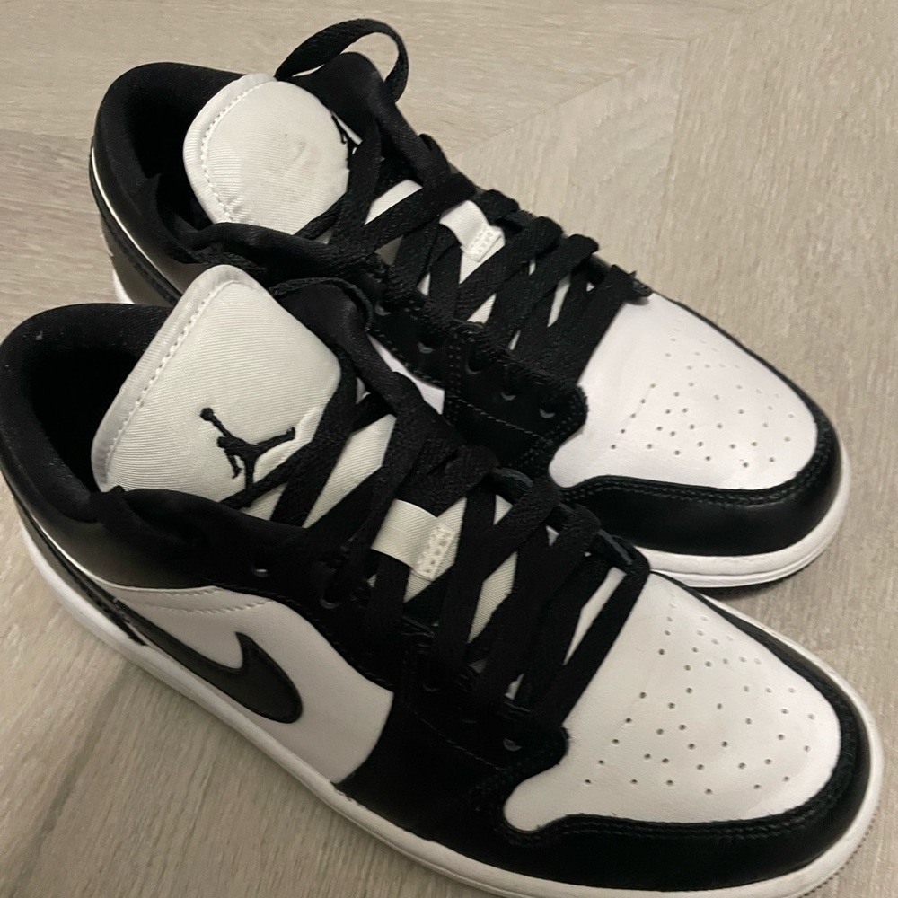 Nike air jordan woman Dunk Low Panda - size 7